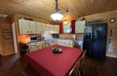 Brookston Cabin | Clean, Comfortable, Cozy Cabin in the Country