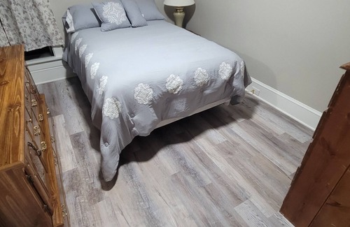 Two Rivers Apartment | Clean & Comfortable - Lincoln St Upper Apt - Walk to the Beach and Downtown!