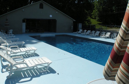Monticello Condo | Clean, comfortable, updated 2 bedroom 1 bath condo overlooking pool.
