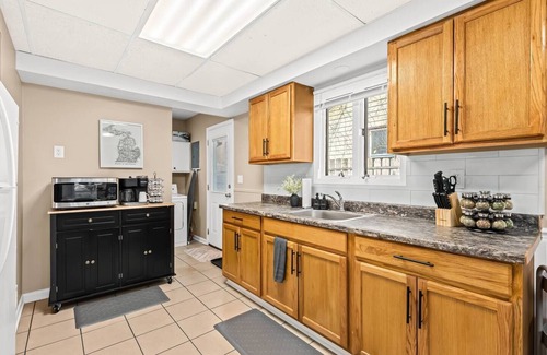 Highland Park House | Clean & Cozy 3BR Home| Friendly City of Hazel Park