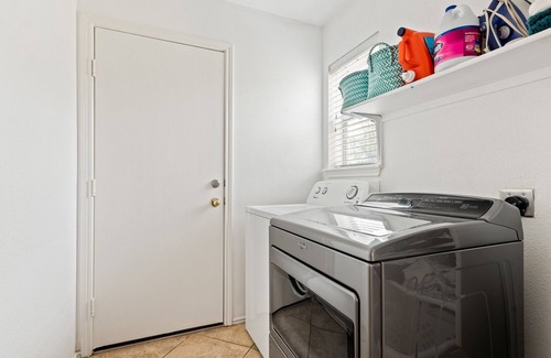 Parkridge Gardens House | Clean-cozy-cool-south-Austin3/2.5 home15 min from DT next to large shopping area