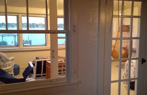 Roberts Landing House | Clean Cozy Home on the St. Clair River, 4 bedroom Sleeps 7