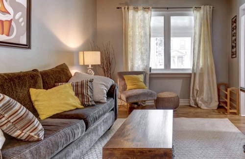 Peterborough House | Clean & Cozy Private 2 bedroom home downtown