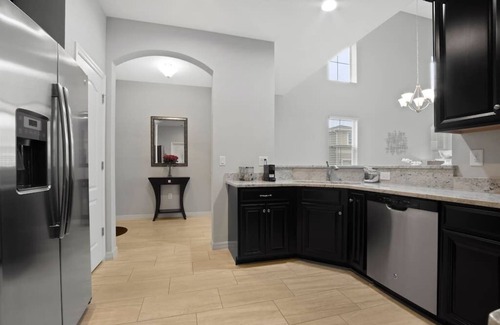 Seffner Community Alliance House | Clean, Elevated Townhome with 3 Bedrooms