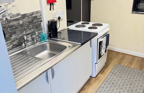 Babbacombe Apartment | Clean holiday studio apartment in the heart of Babbacombe
