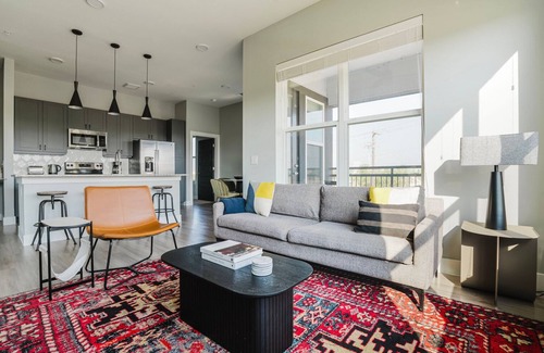McNeil Apartment | Clean Lost Plains 2BR w/Pool, Pet Area & W/D