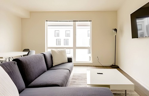 Downtown Apartment | Clean+Modern 1BR in Redmond 4 | FastWifi | Gym