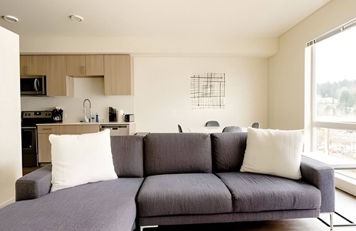Downtown Apartment | Clean+Modern 1BR in Redmond 4 | FastWifi | Gym