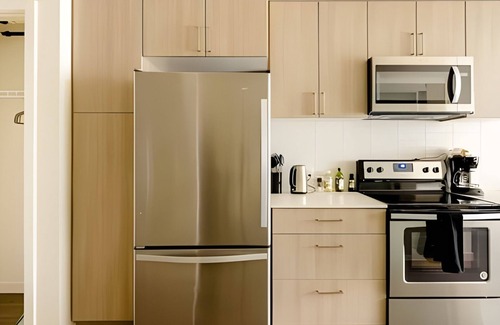 Downtown Apartment | Clean+Modern 1BR in Redmond 4 | FastWifi | Gym