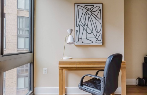 Mount Vernon Triangle Apartment | Clean Mount Vernon 1BR w/Pool & Gym, near Metro & Arena, by Blueground
