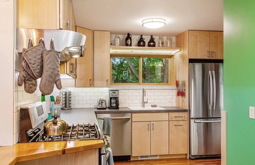 Bozeman House | Clean, Private, Historic, Downtown Bozeman Home