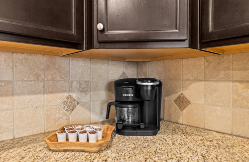 Cave Springs House | Clean Private House - 3 Miles From Pinnacle Hills, 5 Miles From XNA
