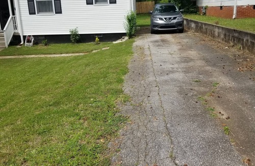 Spartanburg House | Clean private room downtown Spartanburg.