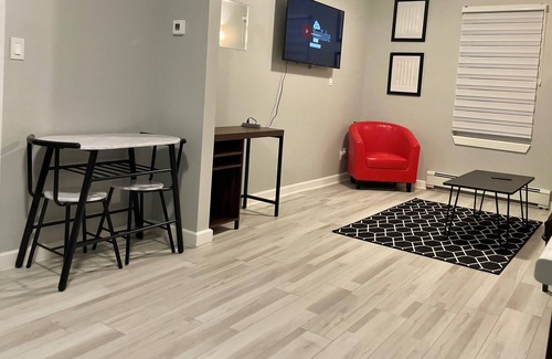 Sudbury Apartment | Clean, quiet and private suite downtown.
