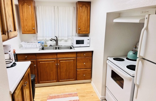 Oroville East Apartment | Clean, Quiet and Peaceful Guesthouse