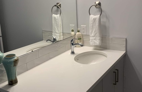 Vernon House | Clean, Quiet, central location