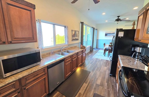 Monitor House | Clean, Quiet, & No Check-Out Chores!