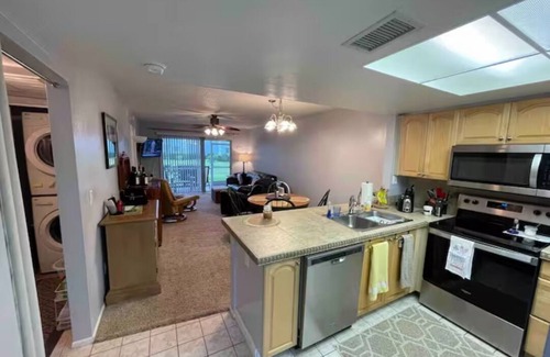 Biggar Condo | Clean safe condo centrally located to hospitals, beach, downtown, and airport