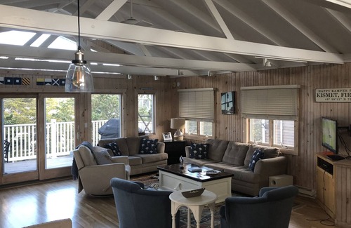 Kismet House | Clean updated Kismet Beach House