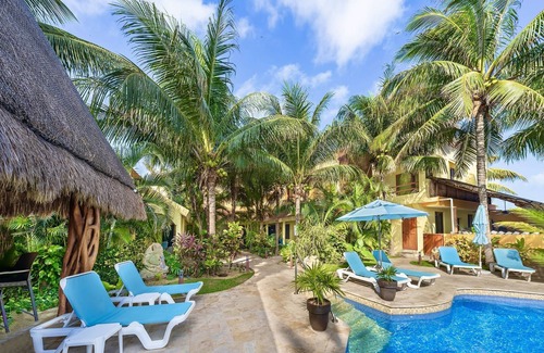 Colonia Salina Chica Villa | Clean, upscale, adult-only villas at Isla Retreats in a tropical oasis!