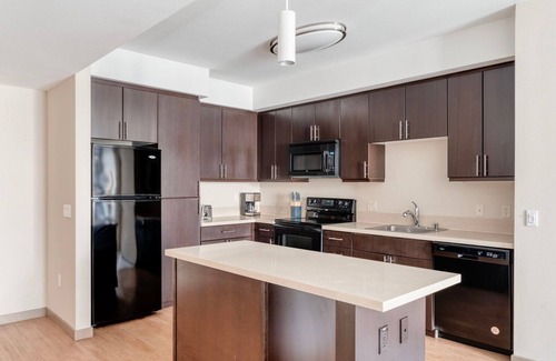 Contra Costa Centre Apartment | Clean Walnut Creek 2BR w/Sundeck, Pool & Gym, nr BART, by Blueground