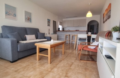 Empuriabrava Apartment | Clean, well-kept apartment on the beach, wifi, air conditioning. 1st floor, up to 4 pers.