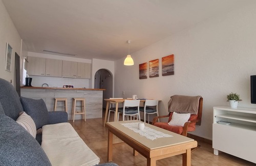 Empuriabrava Apartment | Clean, well-kept apartment on the beach, wifi, air conditioning. 1st floor, up to 4 pers.