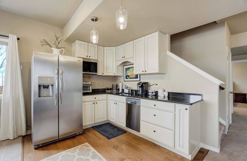 Colorado Springs Apartment | Clear Creek! Cozy Getaway with Private Patio