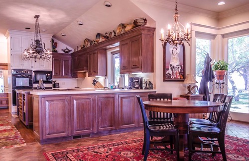 Fort Mc Kavett House | Clear Creek Ranch With Private Lake