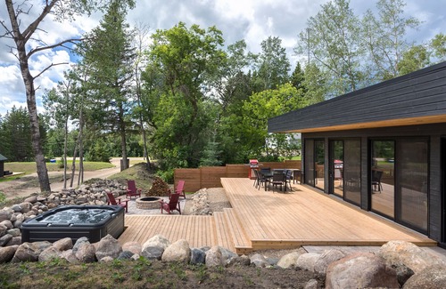 Wasagaming Cabin | Clear Lake, cabin, hot tub