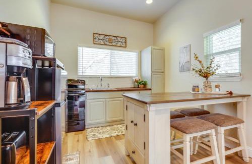 Lucerne Apartment | Clear Lake Getaway with Dock Access and Shared Yard!