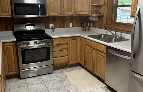 West Branch Cabin | Clear Lake Resort - Cozy Northern Michigan Lake Front Cabin. Pet Friendly!