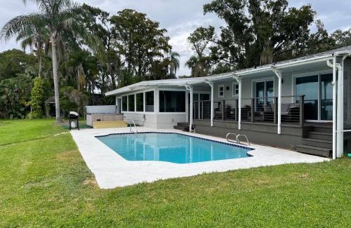 Southwest Orlando House | Clear Lake Retreat: Private pool, lakefront