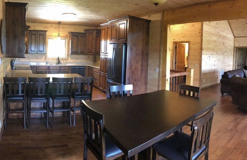 Van Buren Cabin | CLEAR VIEW CABIN - only 1 mile from Van Buren & Current Rvr @ Big Spring Park!