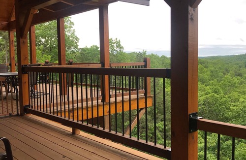 Van Buren Cabin | CLEAR VIEW CABIN - only 1 mile from Van Buren & Current Rvr @ Big Spring Park!