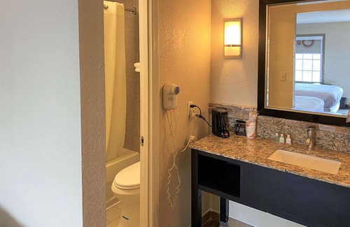 Independence Hotel | Clear View Inn Independence