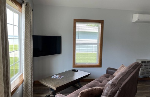 Bemidji Cabin | Clear Vue Resort on Lake Bemidji - 1 bedroom cabin