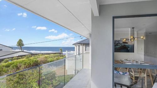The Entrance North House | 'Clear Water at The Entrance' by Accom Holidays