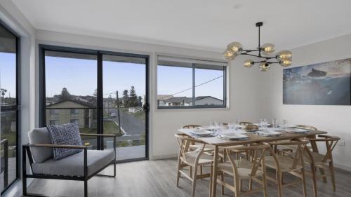 The Entrance North House | 'Clear Water at The Entrance' by Accom Holidays