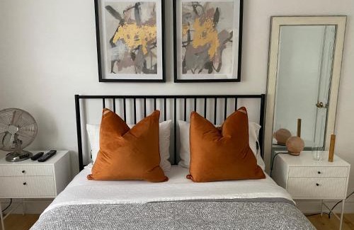 Rexdale House | Clearbrooke Gem- Bright Private Bedroom close to YYZ