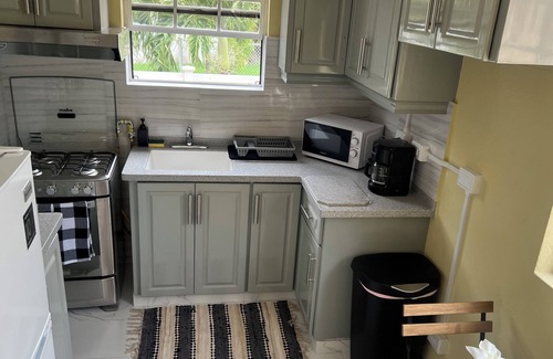 Clermont House | Clearview Estate 7 bedrooms with pool & AC