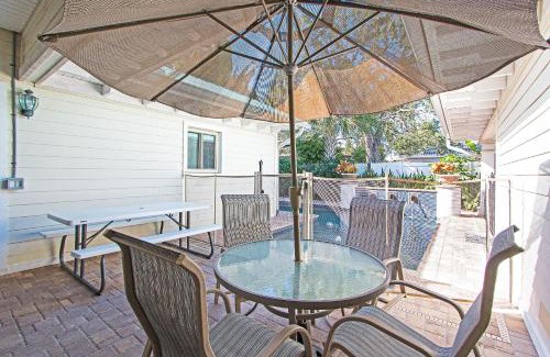 Bay Esplanade House | Clearwater Beach Splendor - Weekly Beach Rental