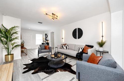 Clearwater House | Clearwater Cabana - Gorgeous Home with Heated Pool
