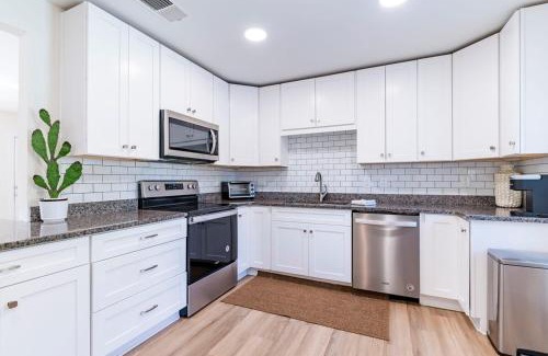 Clearwater House | Clearwater Hideaway w Huge Lap POOL 7 min to BEACH