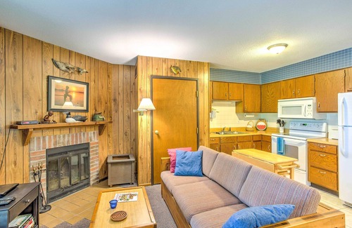 Annandale House | Clearwater Lake Getaway w/Shared Pool & Boat Dock