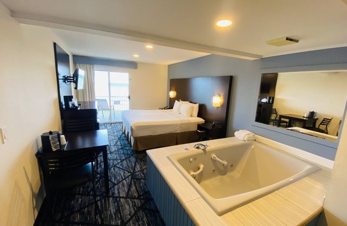 Mackinaw City Hotel | Clearwater Lakeshore Motel