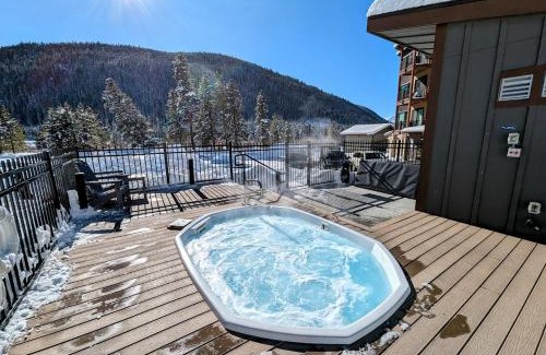 Lakeside Village House | Clearwater Lofts Bldg 2 201 by SummitCove Lodging