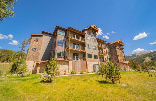 Lakeside Village House | Clearwater Lofts Bldg 2 201 by SummitCove Lodging