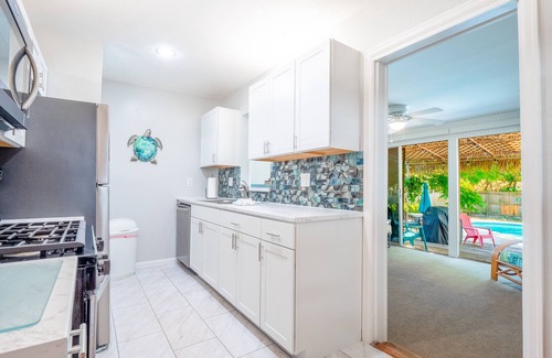 Clearwater House | Clearwater private home with pool - 4 miles from beach. Sleeps 7, 2 bed, 1+ bath