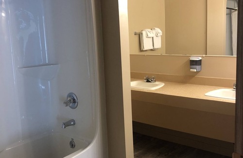 Clearwater Hotel | Clearwater Valley Resort